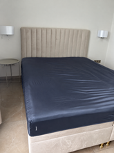 25 momų šilkinė paklodė 100% Mulberry šilko – SILK&SLEEP mėlyna