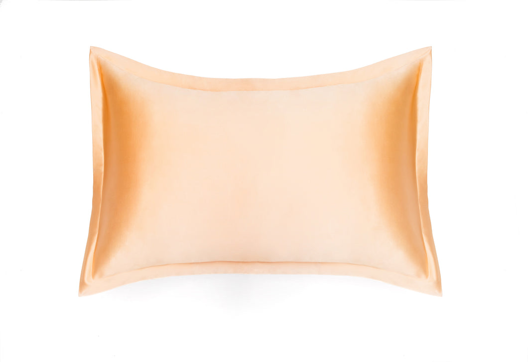 100% Natural Mulberry silk pillowcase BRIGITTE, model Oxford, color champagne, 19 moments density